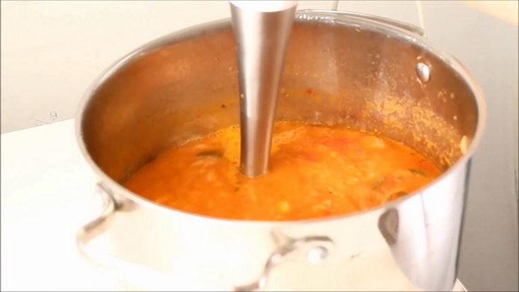 Zuppa di passata di pomodoro passo-passo con foto