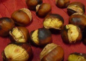 Tutto su come arrostire le castagne a casa: una ricetta con una foto