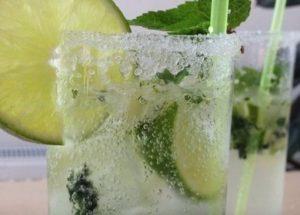 fare il mojito a casa: una ricetta analcolica con foto passo dopo passo.