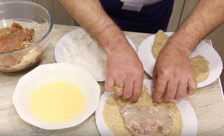 Braciola di pane grattugiata.