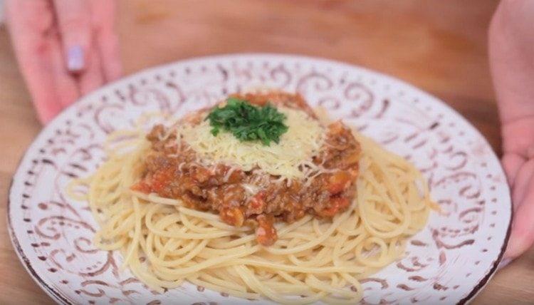 Pasta appetitosa alla bolognese pronta!