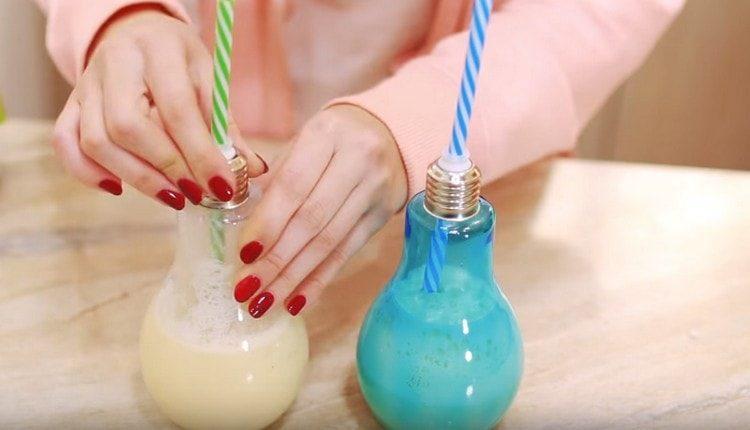 Il cocktail Pina Colada può essere servito in bellissimi bicchieri.