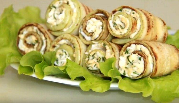 Come puoi vedere, i rotoli di zucchine possono essere preparati con diversi ripieni.