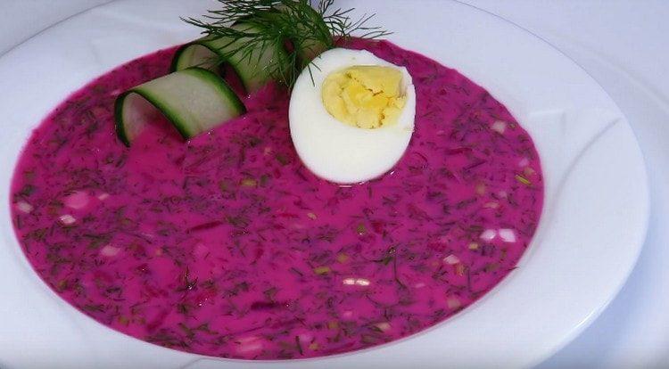 Il borscht freddo secondo questa ricetta è molto gustoso.