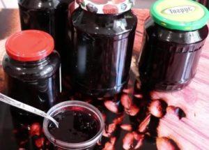 la più deliziosa marmellata di ribes nero