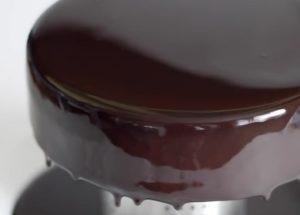 glassa al cioccolato per torta