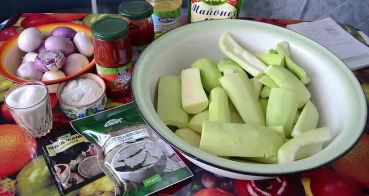 tagliare le zucchine