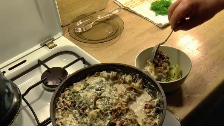 finferli fritti con panna acida e cipolle