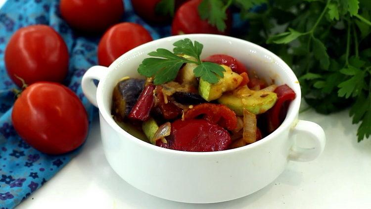 Verdure al vapore con melanzane e zucchine