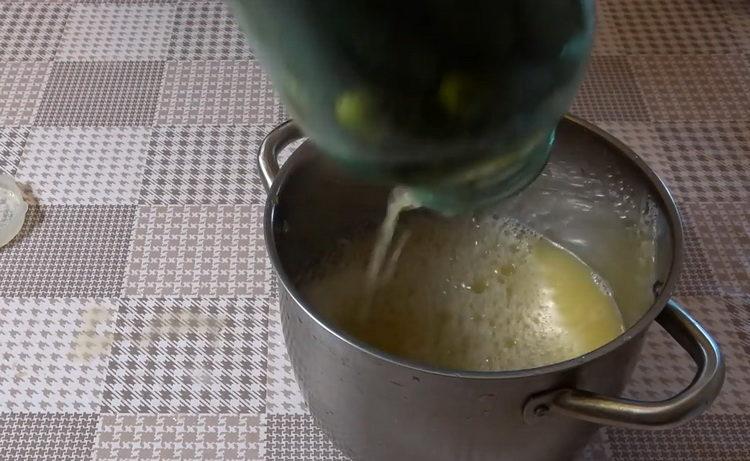 Patatine fritte per l'inverno su una ricetta passo dopo passo con foto