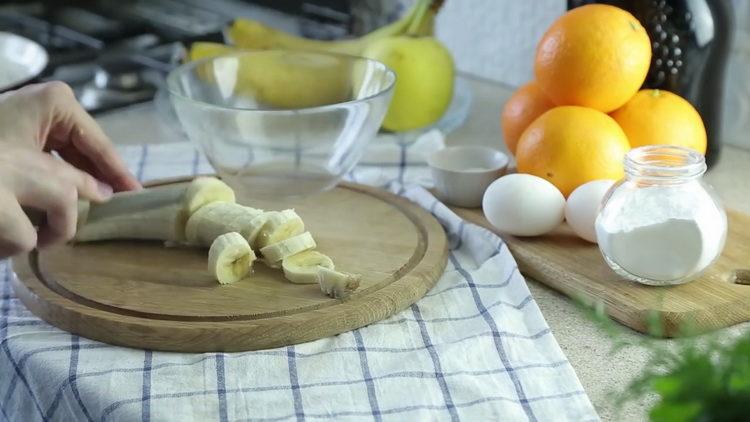 Cucinare le frittelle di banana