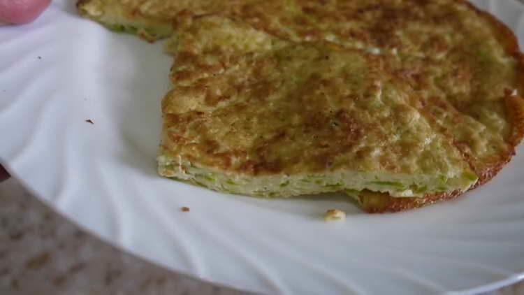 frittata con zucchine in padella