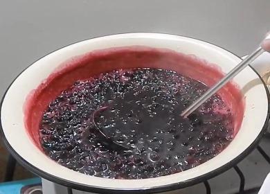 Marmellata di cinque minuti di ribes nero