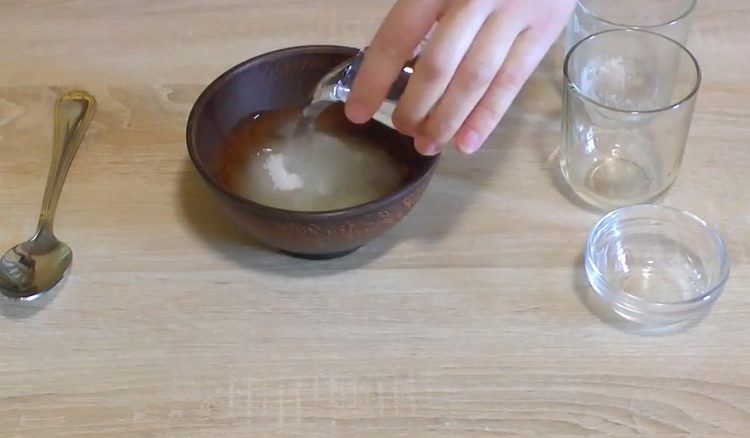 Cucinare l'insalata di cavolo con peperone