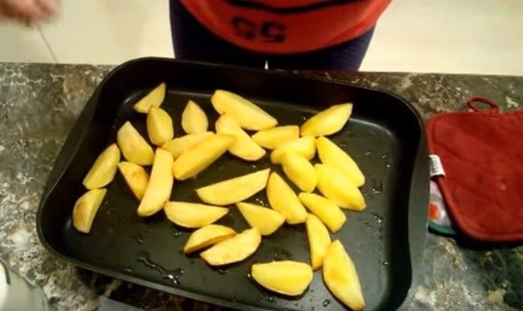 Mescola di nuovo le patate.