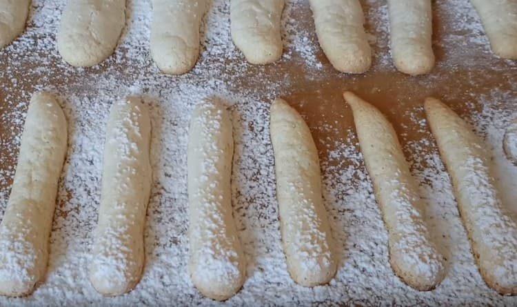 Cuocere i biscotti.