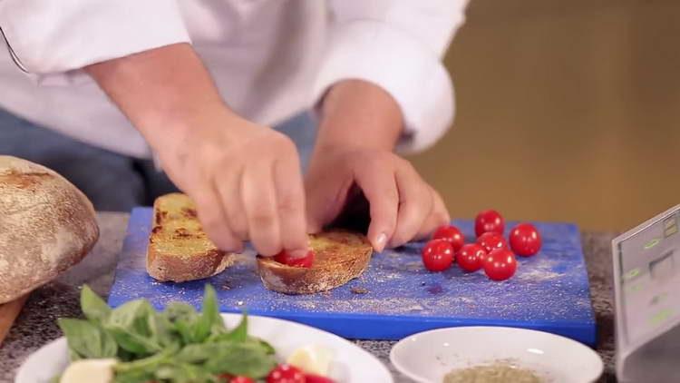 metti i pomodori sul pane