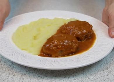 Gravy cutlets - tulad ng  sa silid-kainan