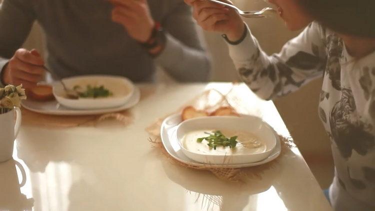 Zuppa di crema profumata e deliziosa - una ricetta semplice