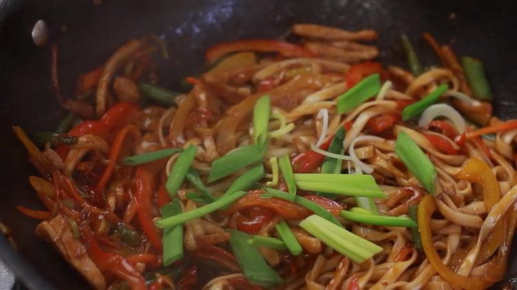 Udon con maiale e verdure