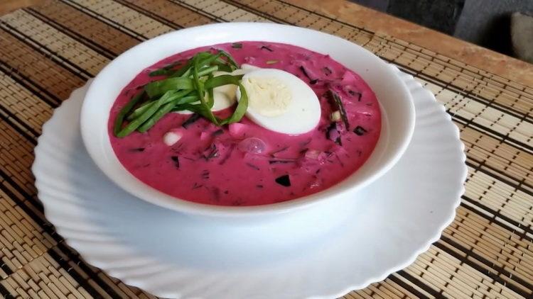 Borsch freddo lituano secondo una ricetta graduale con foto