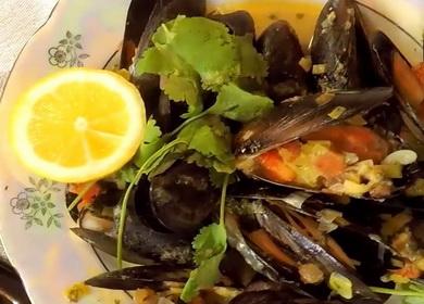 Вкус Delicious cozze слив in salsa di aglio cremosa