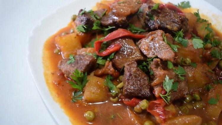 Carne con verdure secondo una ricetta graduale con una foto