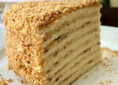 È una torta semplice e deliziosa  in una padella con latte condensato