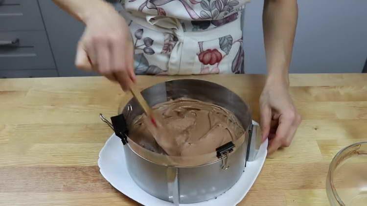 metti la mousse sulla torta