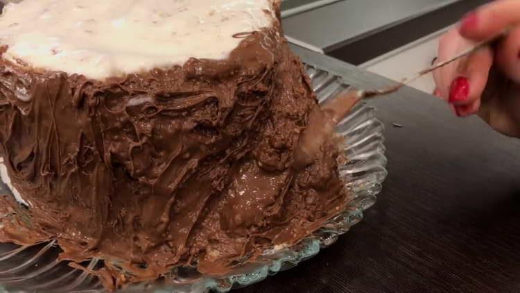 ungere i lati con la crema al cioccolato